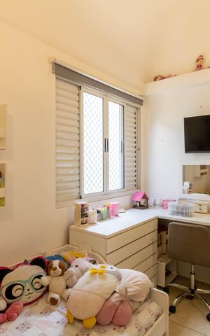 Casa à venda com 350m², 3 quartos e 4 vagas Casa à venda com 350m², 3 quartos e 4 vagasQuarto 2