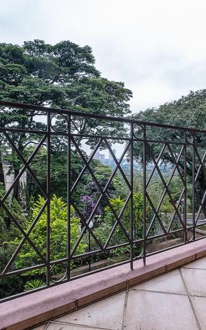 Casa à venda com 590m², 5 quartos e 4 vagas Casa à venda com 590m², 5 quartos e 4 vagasQuarto 4