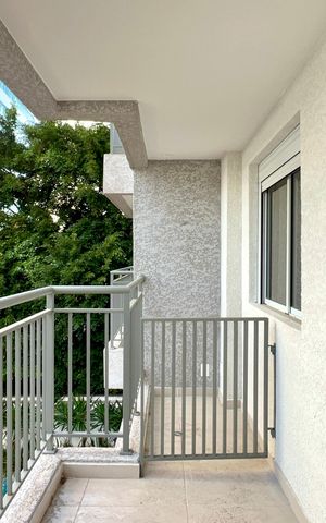 Studio para alugar com 31m², 1 quarto e sem vaga Studio para alugar com 31m², 1 quarto e sem vagaVaranda