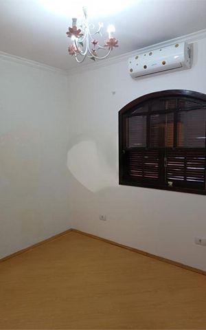 Casa à venda com 192m², 3 quartos e 4 vagas