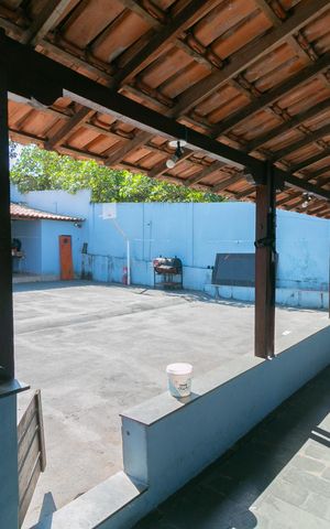 Casa à venda com 180m², 3 quartos e 6 vagas