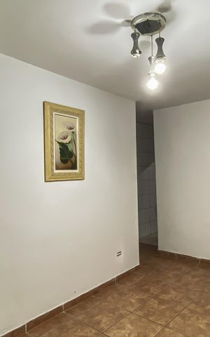 Casa à venda com 360m², 2 quartos e 4 vagas Casa à venda com 360m², 2 quartos e 4 vagasSala