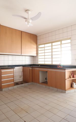 Casa para alugar com 197m², 4 quartos e 3 vagasCozinha