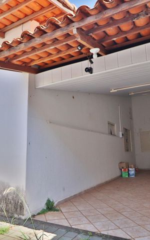 Casa para alugar com 197m², 4 quartos e 3 vagasFachada