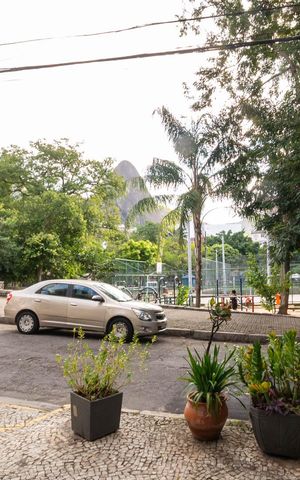 Apartamento à venda com 174m², 4 quartos e 2 vagasVista da Rua