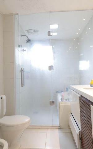 Apartamento à venda com 223m², 3 quartos e 4 vagasBanheiro da Suíte 3