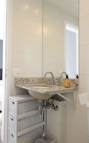 Apartamento à venda com 223m², 3 quartos e 4 vagasBanheiro da Suíte 1