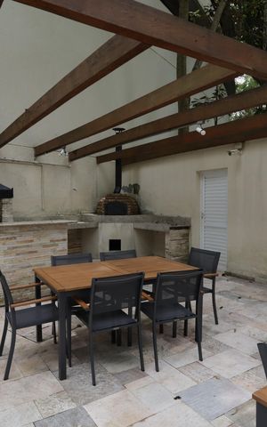 Apartamento à venda com 223m², 3 quartos e 4 vagasChurrasqueira