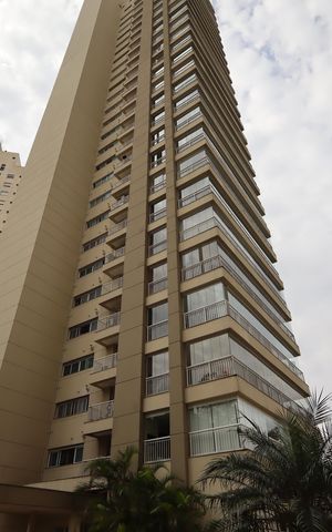 Apartamento à venda com 223m², 3 quartos e 4 vagasFachada