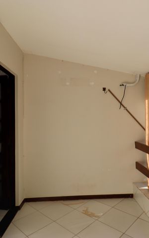 Casa de condomínio para alugar com 90m², 3 quartos e 1 vaga Casa de condomínio para alugar com 90m², 3 quartos e 1 vagaVaranda