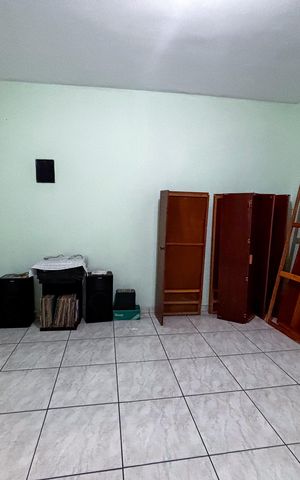 Casa à venda com 250m², 2 quartos e 2 vagas