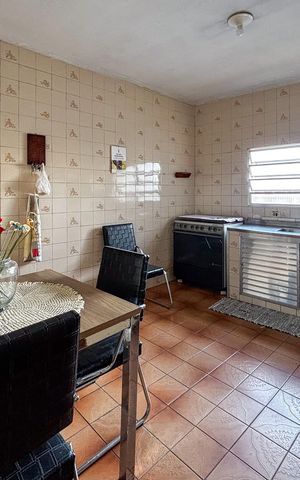 Casa à venda com 250m², 2 quartos e 2 vagas