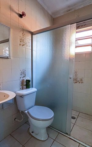 Casa à venda com 250m², 2 quartos e 2 vagas