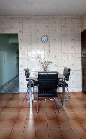 Casa à venda com 250m², 2 quartos e 2 vagas
