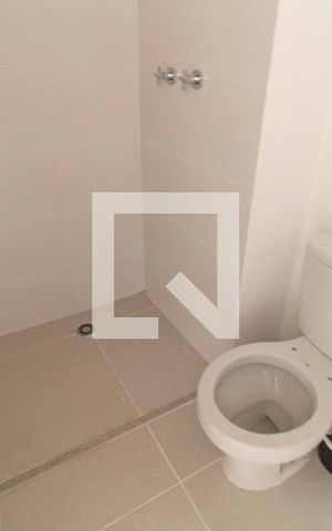 Apartamento à venda com 71m², 2 quartos e 1 vaga Apartamento à venda com 71m², 2 quartos e 1 vagaBanheiro