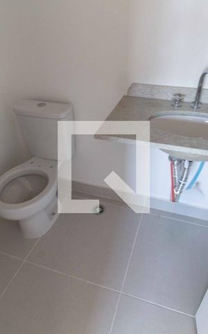Apartamento à venda com 71m², 2 quartos e 1 vaga Apartamento à venda com 71m², 2 quartos e 1 vagaBanheiro