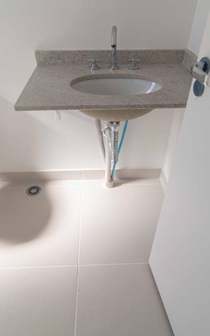 Apartamento para alugar com 71m², 2 quartos e 1 vaga Apartamento para alugar com 71m², 2 quartos e 1 vagaBanheiro da Suíte