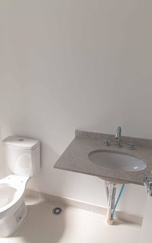Apartamento para alugar com 71m², 2 quartos e 1 vaga Apartamento para alugar com 71m², 2 quartos e 1 vagaBanheiro da Suíte