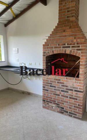 Casa à venda com 144m², 2 quartos e 3 vagas