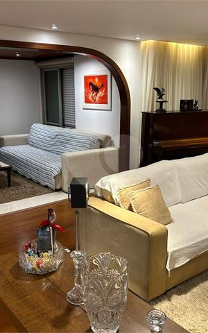 Apartamento à venda com 197m², 3 quartos e 2 vagas