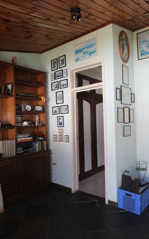 Casa de condomínio à venda com 360m², 3 quartos e 2 vagasSuíte - Escritório