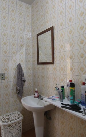 Casa de condomínio à venda com 360m², 3 quartos e 2 vagasBanheiro social