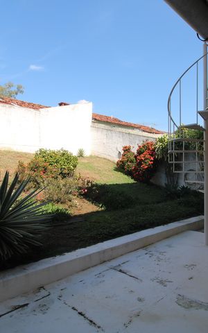 Casa de condomínio à venda com 360m², 3 quartos e 2 vagasQuintal