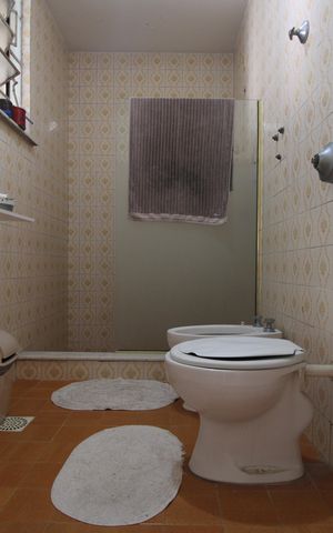 Casa de condomínio à venda com 360m², 3 quartos e 2 vagasBanheiro social