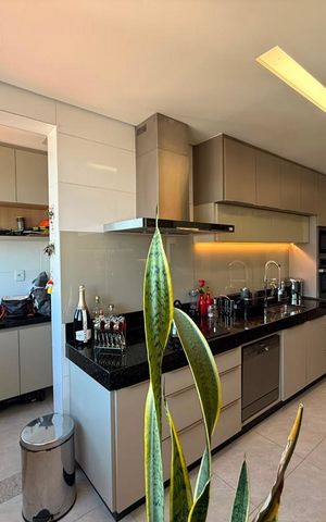 Apartamento à venda com 198m², 3 quartos e 2 vagasCozinha 1
