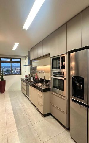 Apartamento à venda com 198m², 3 quartos e 2 vagasCozinha 1
