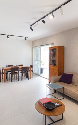 Apartamento à venda com 136m², 3 quartos e 2 vagas Apartamento à venda com 136m², 3 quartos e 2 vagasSala