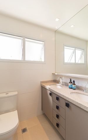 Apartamento à venda com 136m², 3 quartos e 2 vagas Apartamento à venda com 136m², 3 quartos e 2 vagasBanheiro da suíte 3