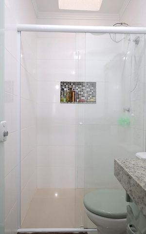 Apartamento à venda com 107m², 2 quartos e 3 vagas Apartamento à venda com 107m², 2 quartos e 3 vagasBanheiro Quarto Suíte 1