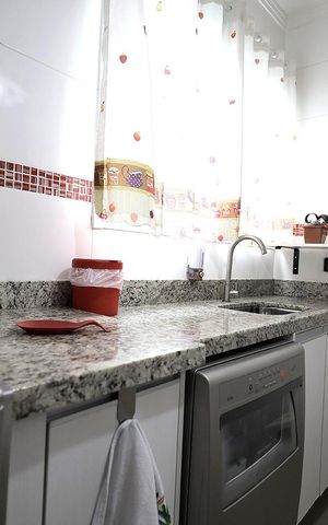Apartamento à venda com 107m², 2 quartos e 3 vagas Apartamento à venda com 107m², 2 quartos e 3 vagasCozinha