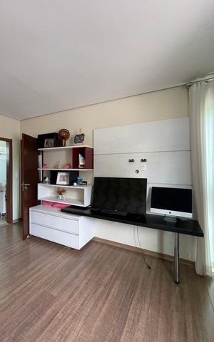 Casa à venda com 180m², 3 quartos e 1 vagaSuíte 