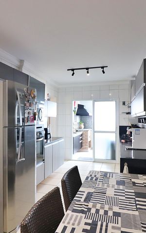 Apartamento à venda com 158m², 3 quartos e 3 vagasCozinha 