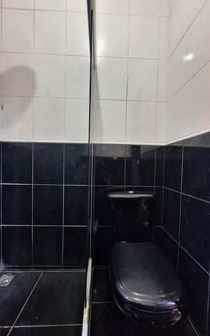 Casa de condomínio à venda com 258m², 3 quartos e 4 vagas Casa de condomínio à venda com 258m², 3 quartos e 4 vagasBanheiro da Suíte 1