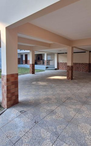 Casa de condomínio à venda com 258m², 3 quartos e 4 vagas Casa de condomínio à venda com 258m², 3 quartos e 4 vagasQuintal