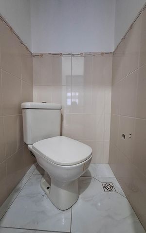 Casa de condomínio à venda com 258m², 3 quartos e 4 vagas Casa de condomínio à venda com 258m², 3 quartos e 4 vagaslavabo