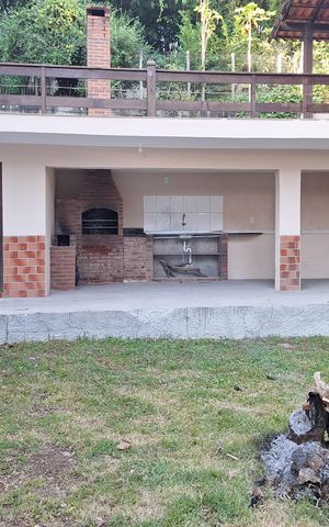 Casa de condomínio à venda com 258m², 3 quartos e 4 vagas Casa de condomínio à venda com 258m², 3 quartos e 4 vagasQuintal
