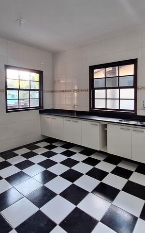 Casa de condomínio à venda com 258m², 3 quartos e 4 vagas Casa de condomínio à venda com 258m², 3 quartos e 4 vagasCozinha