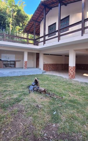 Casa de condomínio à venda com 258m², 3 quartos e 4 vagas Casa de condomínio à venda com 258m², 3 quartos e 4 vagasQuintal