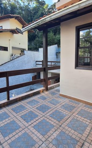 Casa de condomínio à venda com 258m², 3 quartos e 4 vagas Casa de condomínio à venda com 258m², 3 quartos e 4 vagasVaranda da Sala