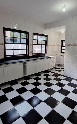 Casa de condomínio à venda com 258m², 3 quartos e 4 vagas Casa de condomínio à venda com 258m², 3 quartos e 4 vagasCozinha