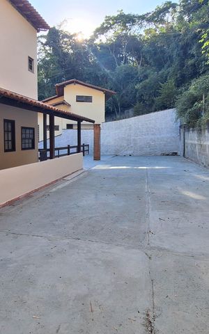 Casa de condomínio à venda com 258m², 3 quartos e 4 vagas Casa de condomínio à venda com 258m², 3 quartos e 4 vagasQuintal