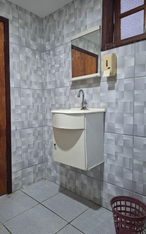 Casa de condomínio à venda com 258m², 3 quartos e 4 vagas Casa de condomínio à venda com 258m², 3 quartos e 4 vagasBanheiro 2