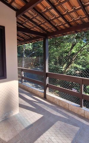 Casa de condomínio à venda com 258m², 3 quartos e 4 vagas Casa de condomínio à venda com 258m², 3 quartos e 4 vagasVaranda da Suíte 1