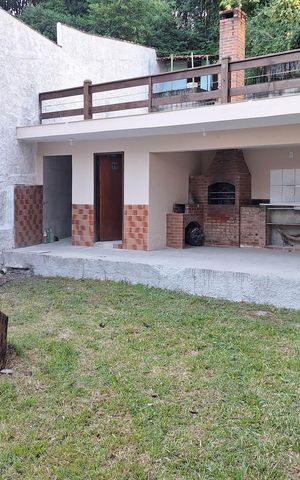 Casa de condomínio à venda com 258m², 3 quartos e 4 vagas Casa de condomínio à venda com 258m², 3 quartos e 4 vagasQuintal