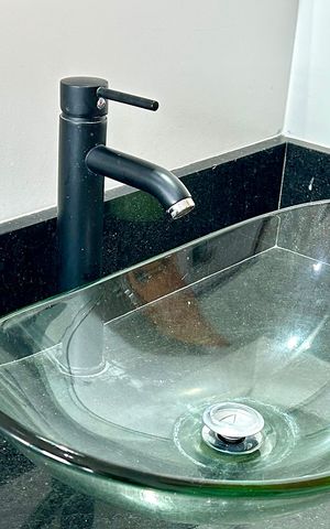 Casa à venda com 240m², 3 quartos e 8 vagas Casa à venda com 240m², 3 quartos e 8 vagasBanheiro da Suíte 2