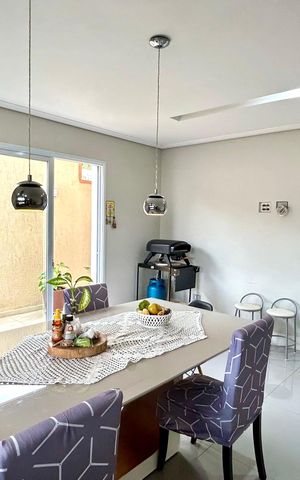 Casa à venda com 240m², 3 quartos e 8 vagas Casa à venda com 240m², 3 quartos e 8 vagasCozinha